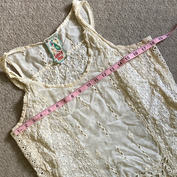 JOHNNY WAS ivory eyelet lace crochet tank, Medium. - Picture 6 of 6